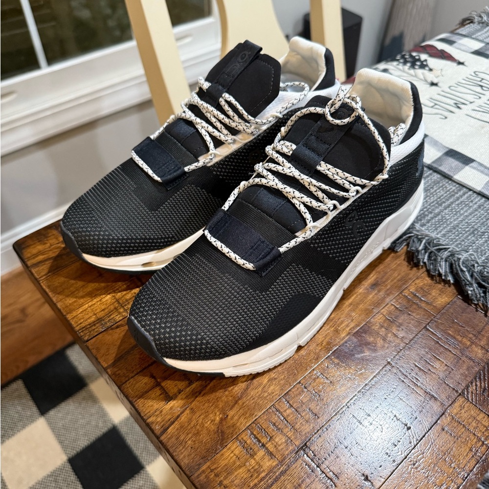 On Cloud new shoes men’s 8, women’s 9.5